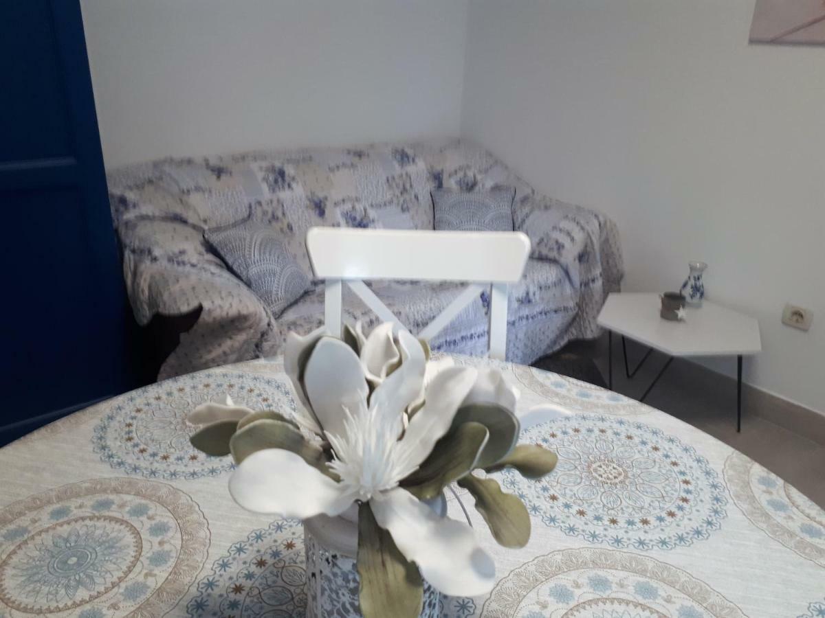 Apartment Terra Rossa Каштелир Экстерьер фото