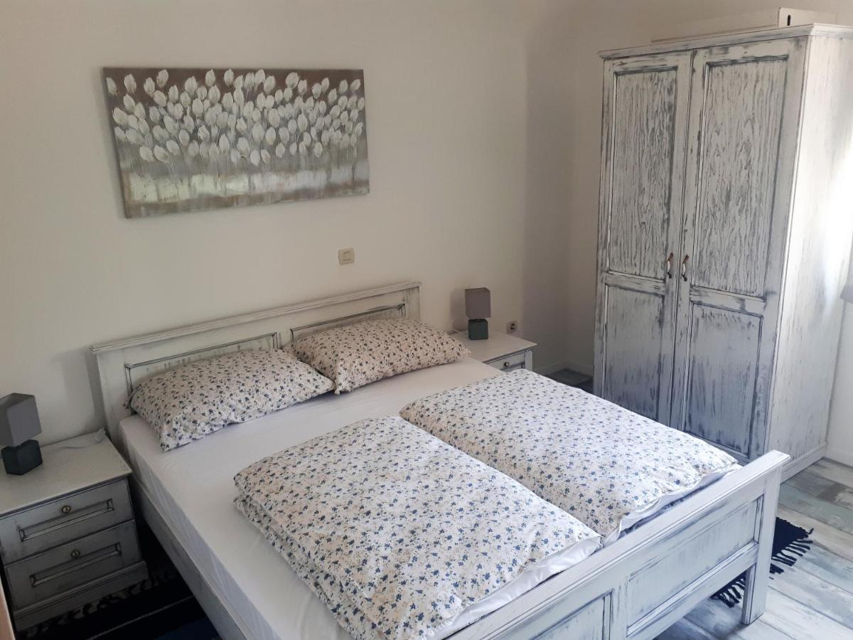 Apartment Terra Rossa Каштелир Экстерьер фото